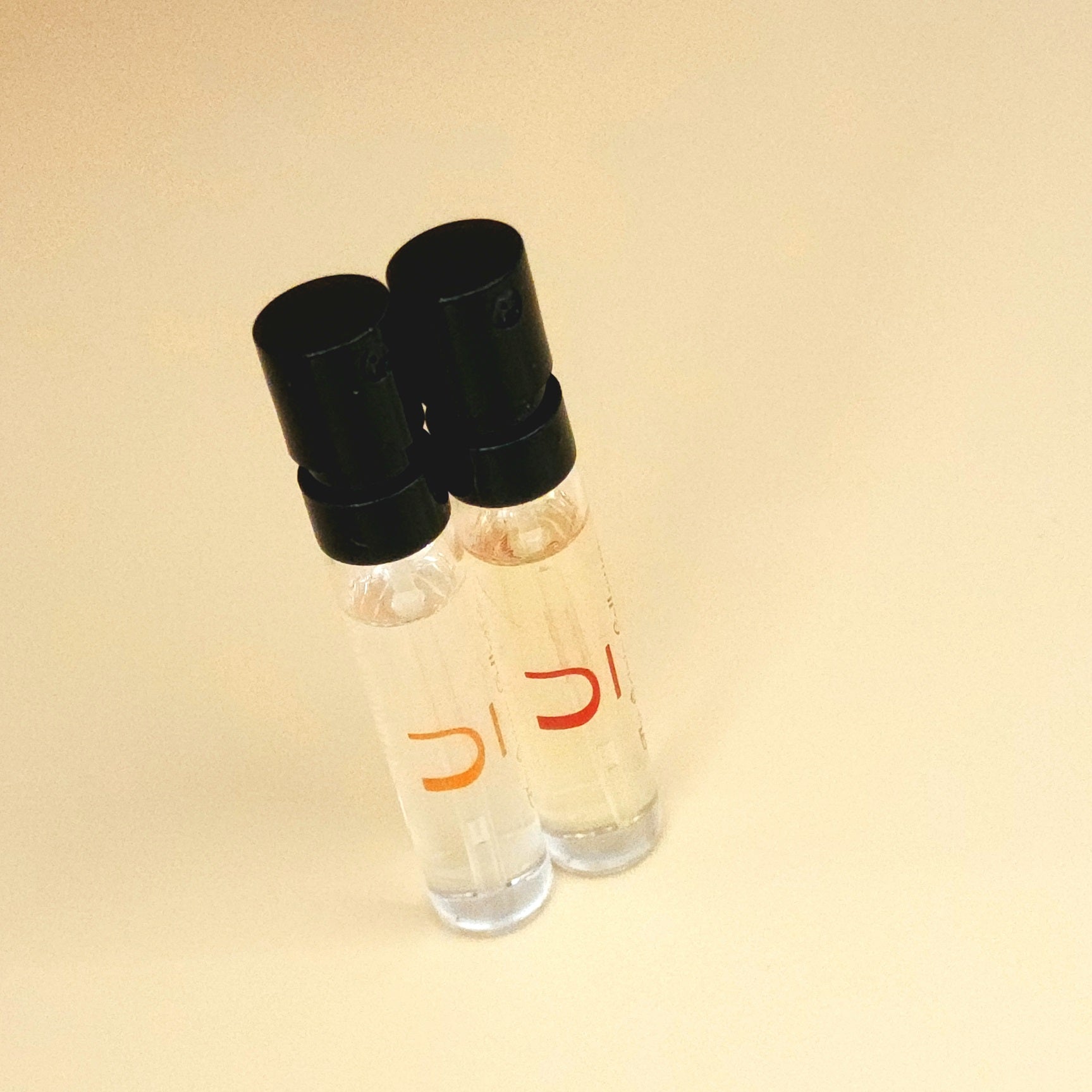 Velvet Twilight and First Kisses in Rose Gardens (4ml)